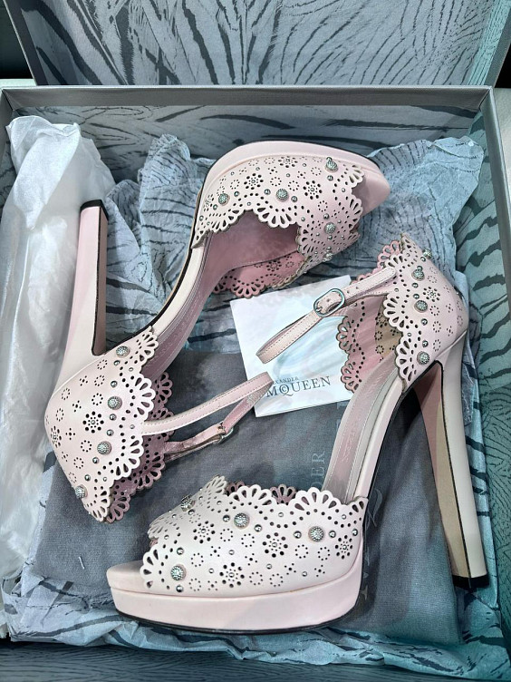 Alexander McQueen Босоножки