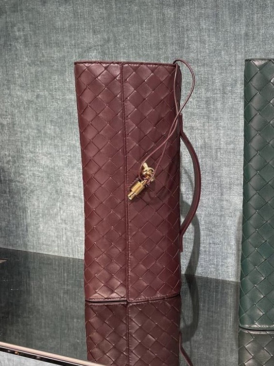 Bottega Veneta Клатч