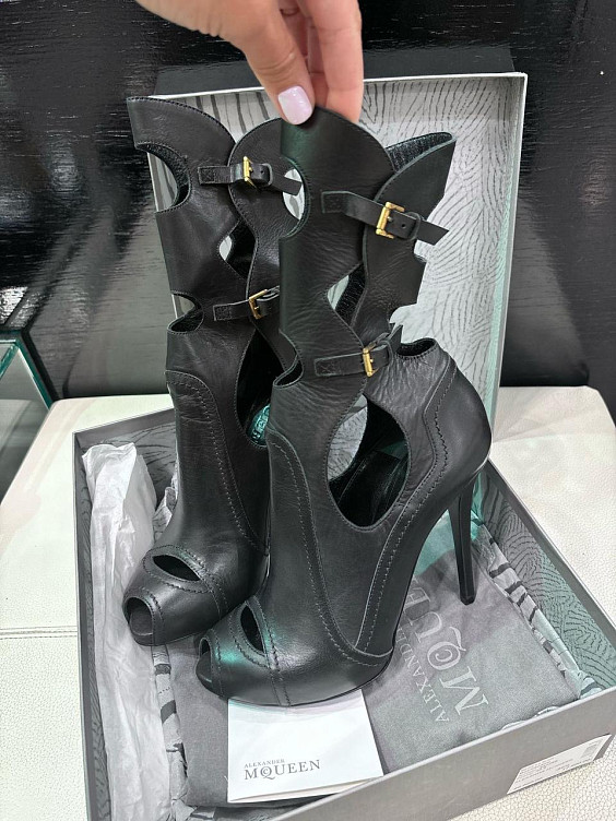Alexander McQueen Туфли-ботильоны