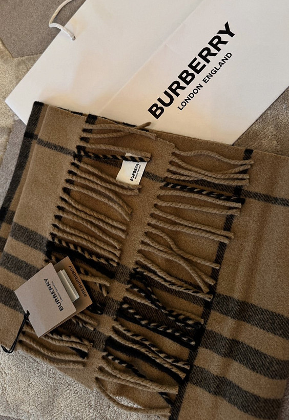 Burberry Палантин