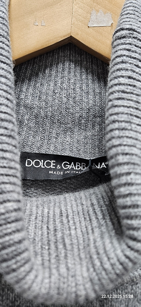 Свитер Dolce & Gabbana смотреть фото