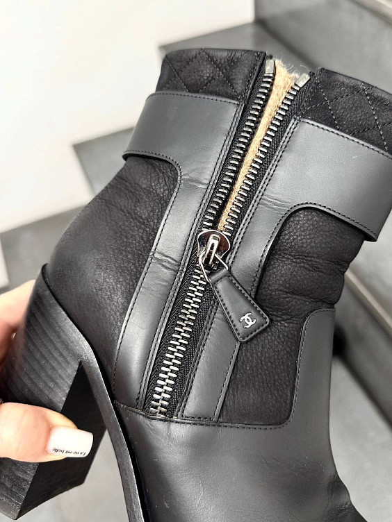 Chanel Ботинки-полусапожки