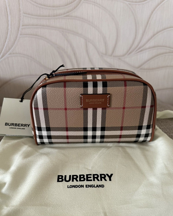 Burberry Косметичка