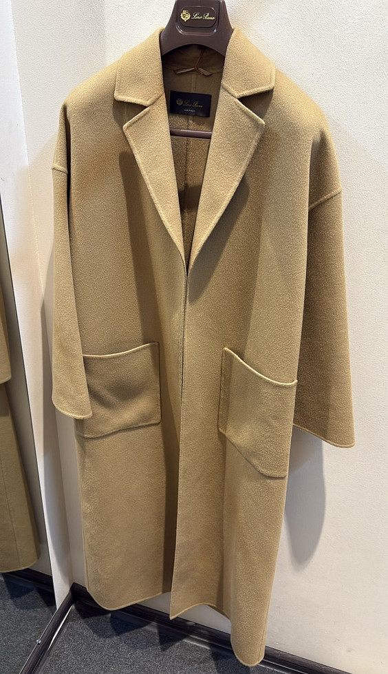Loro Piana Пальто