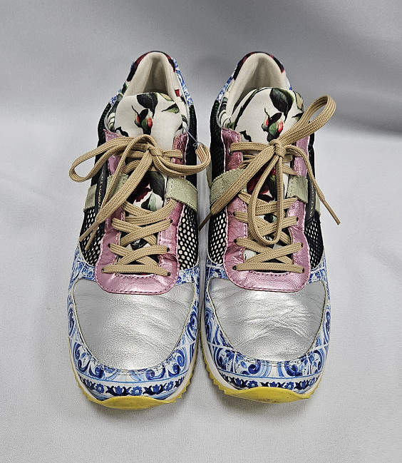 Кроссовки смотреть фото