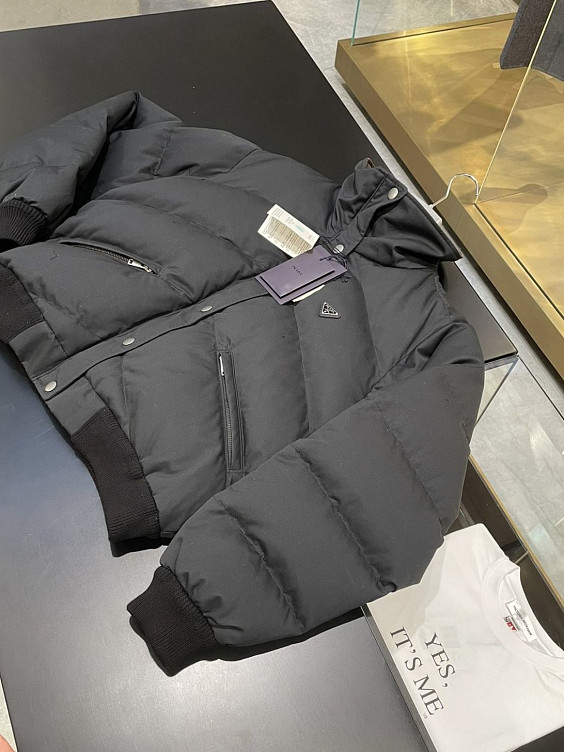 Prada Пуховик