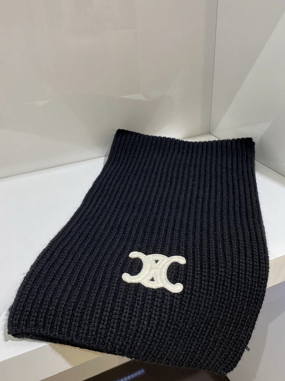 Celine Шарф