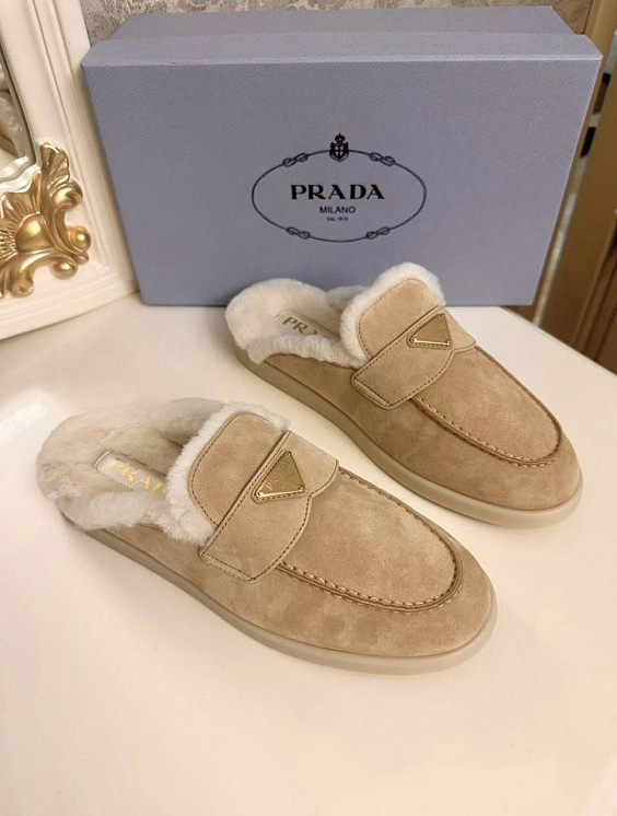 Prada Сабо