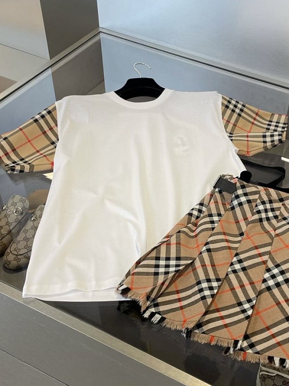Burberry Футболка