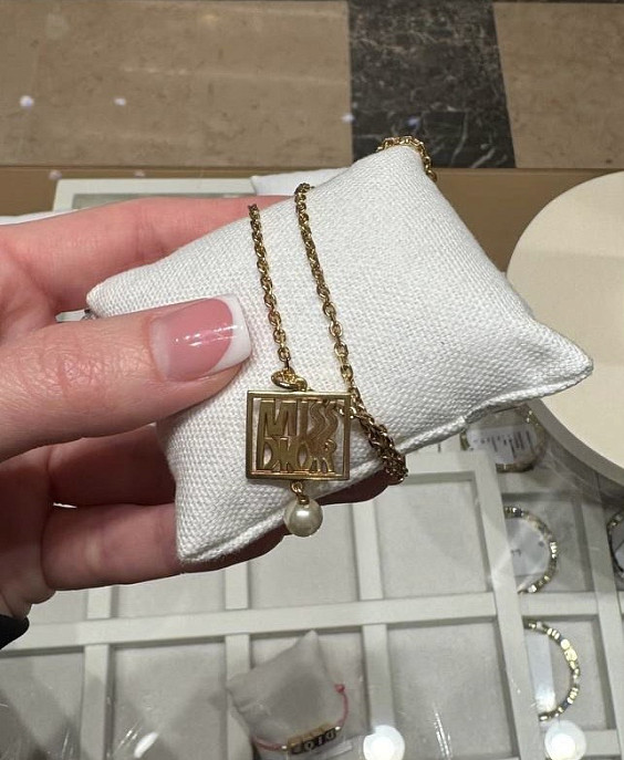 Christian Dior Подвеска