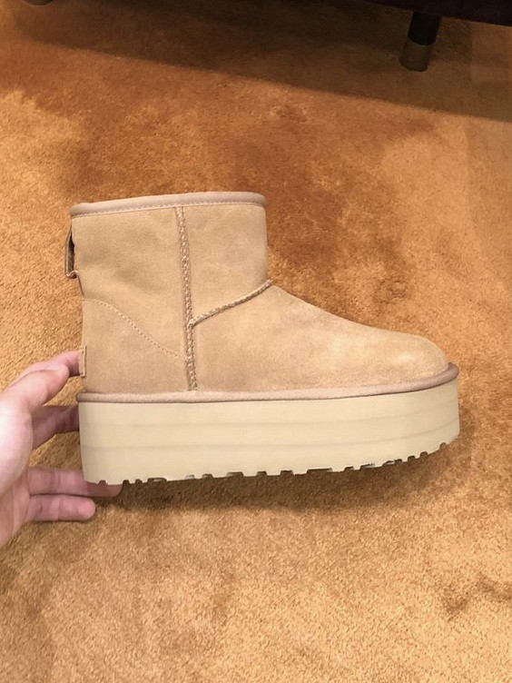 UGG Australia Ботинки-угги
