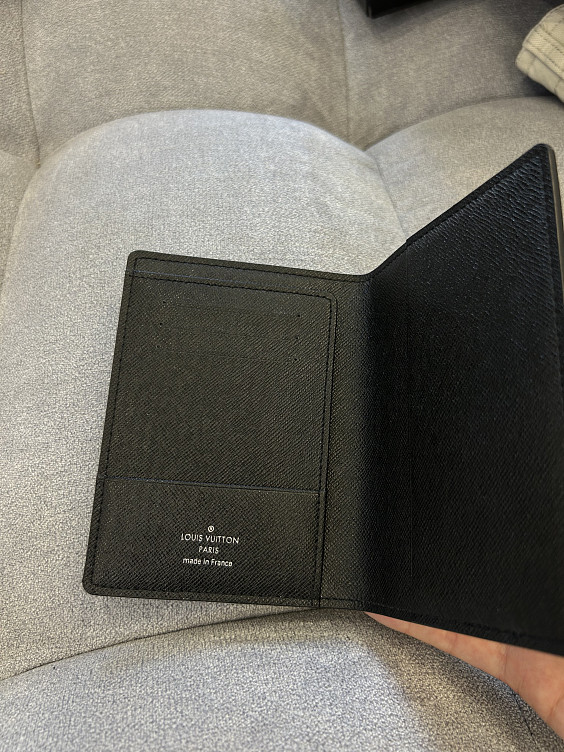 Louis Vuitton Обложка на паспорт