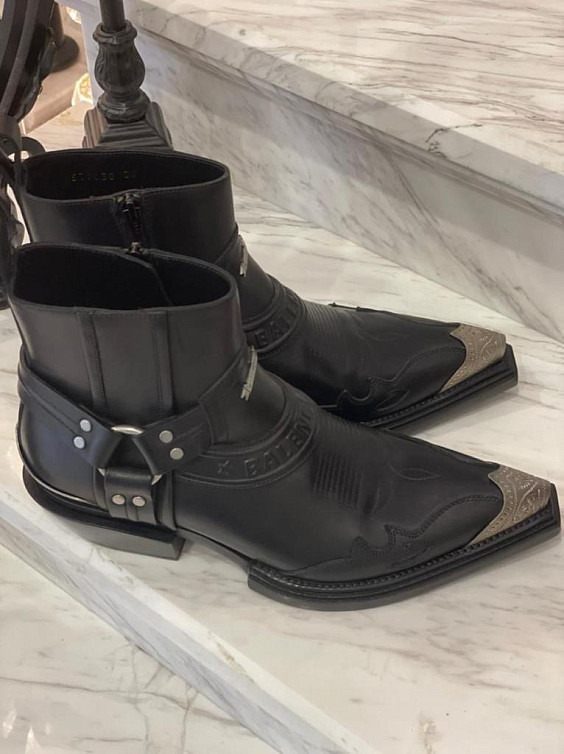 Balenciaga Казаки