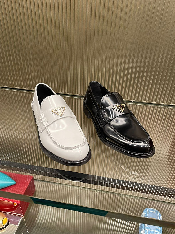 Prada Лоферы