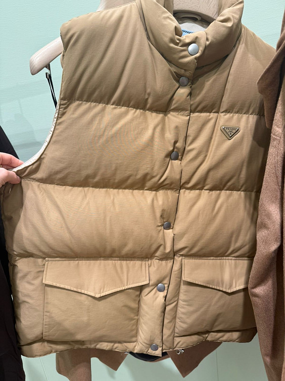 Prada Жилетка