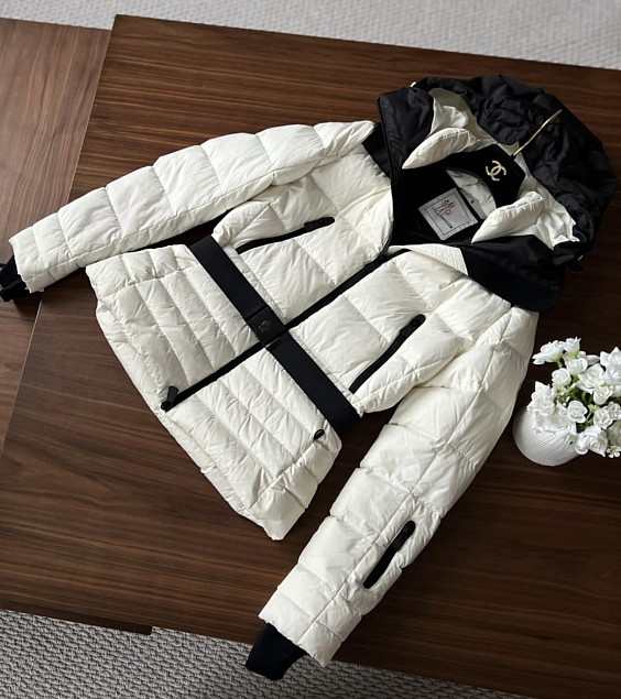 Moncler Пуховик