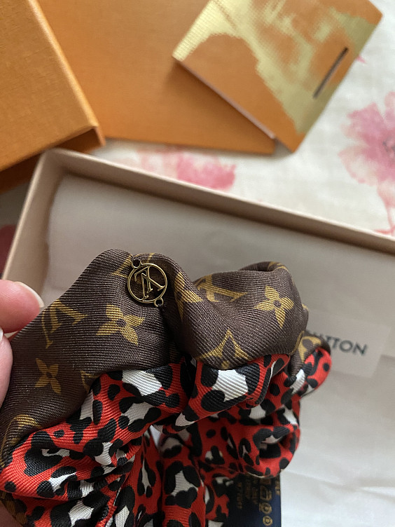 Louis Vuitton Резинка для волос