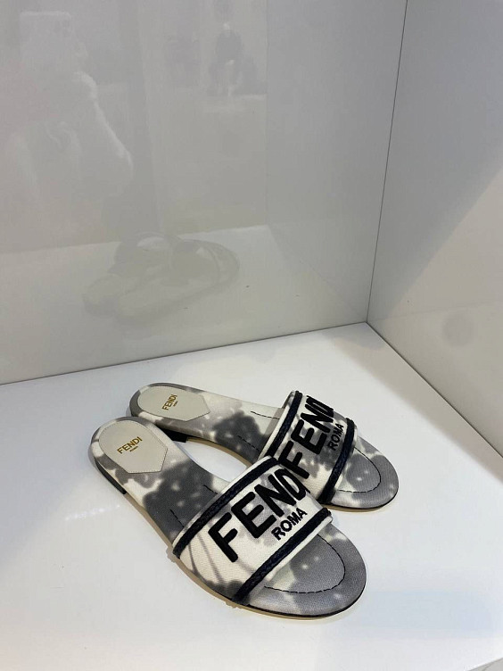 Fendi Шлёпки