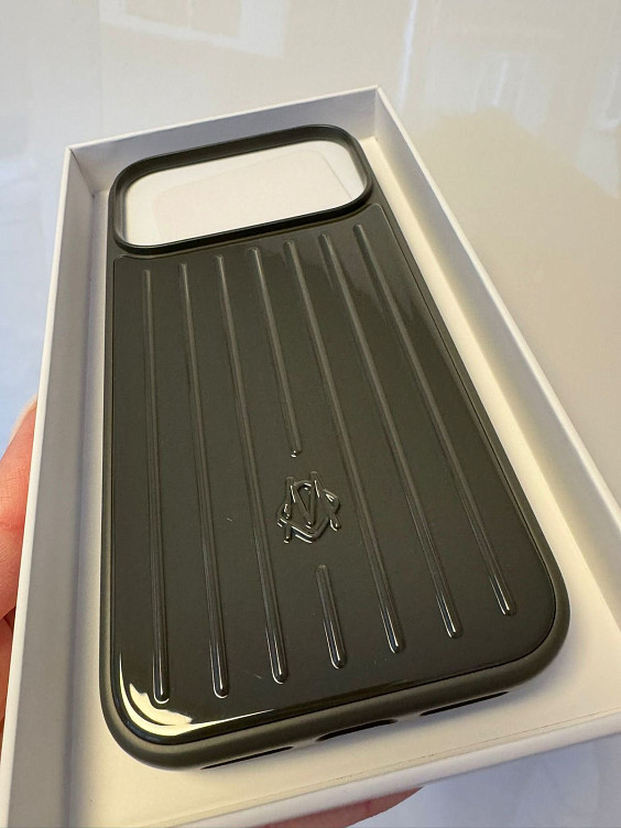 Rimowa Чехол для iPhone 17 Pro Max