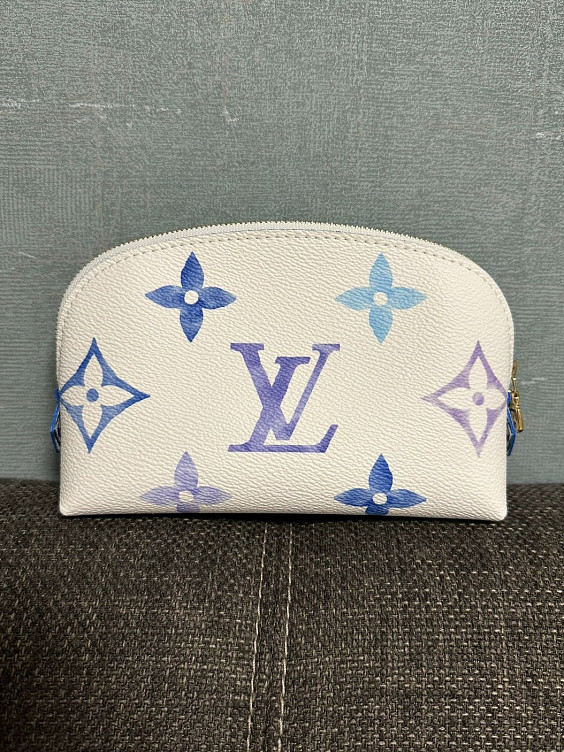 Louis Vuitton Косметичка