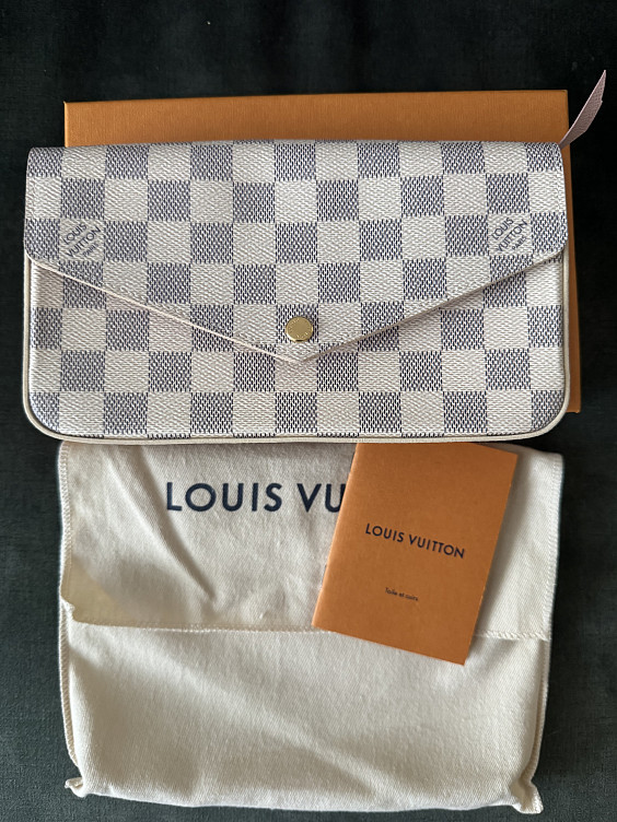 Louis Vuitton Клатч