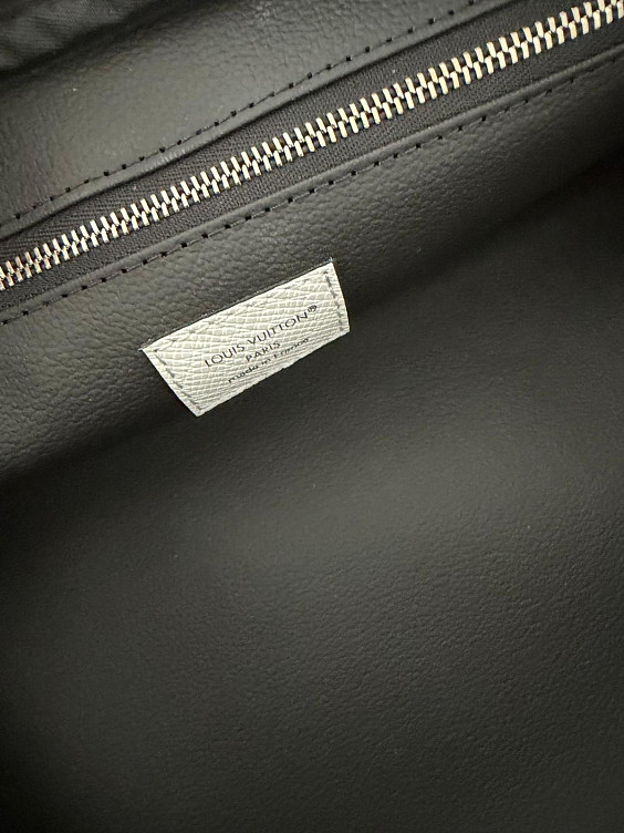 Louis Vuitton Косметичка