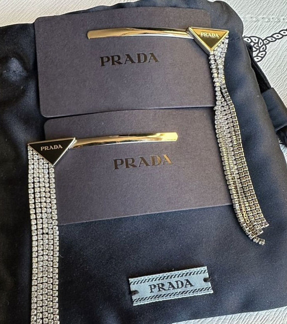 Prada Заколки