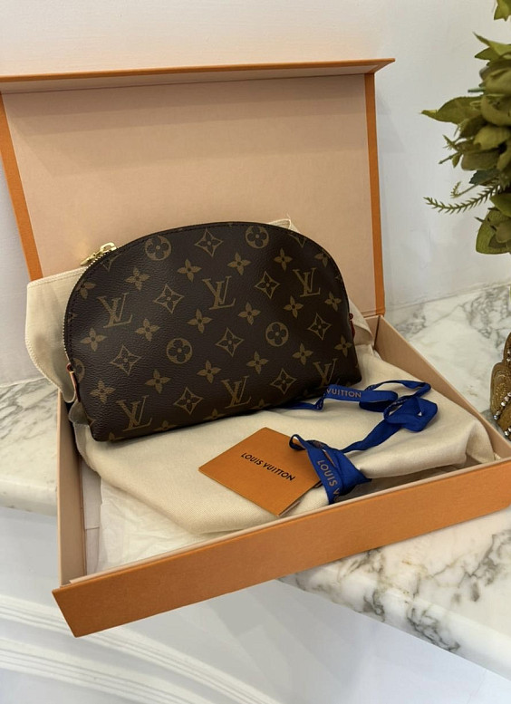 Louis Vuitton Косметичка