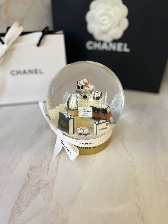 Chanel Снежный шар