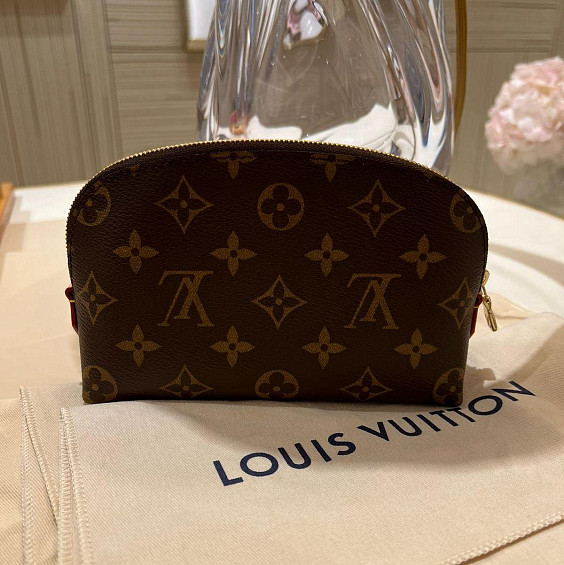 Louis Vuitton Косметичка