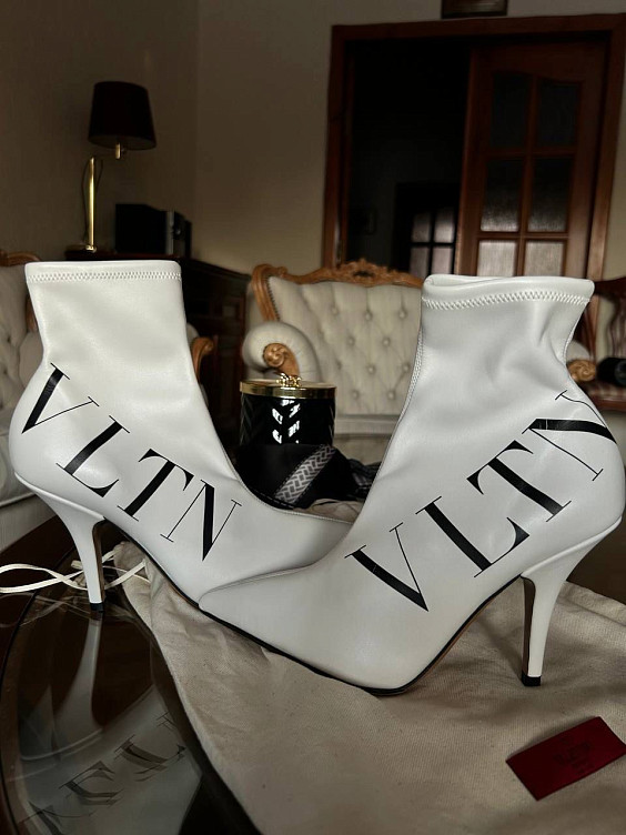 Valentino Ботильоны