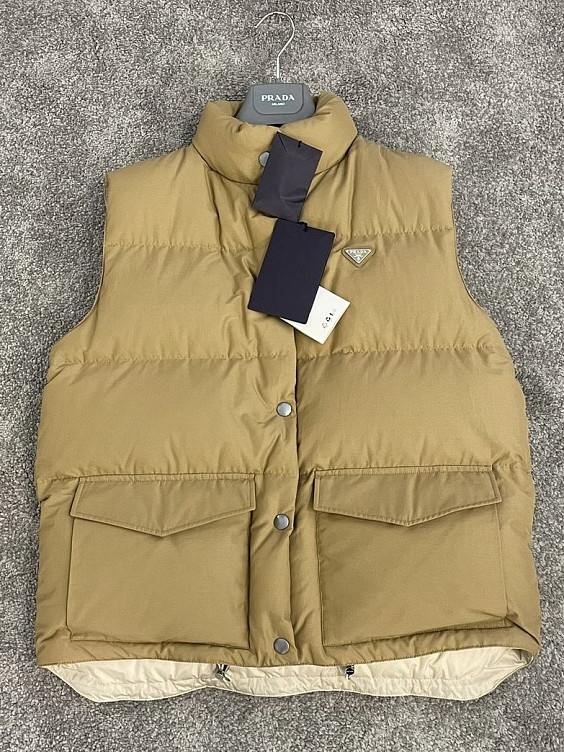 Prada Жилетка