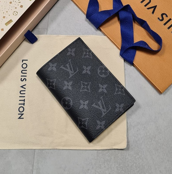 Louis Vuitton Обложка на паспорт