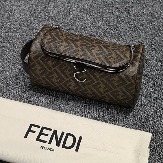 Fendi Косметичка