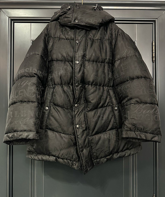 Balenciaga Пуховик
