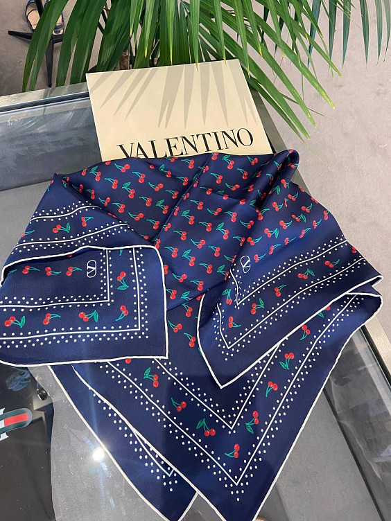 Valentino Платок