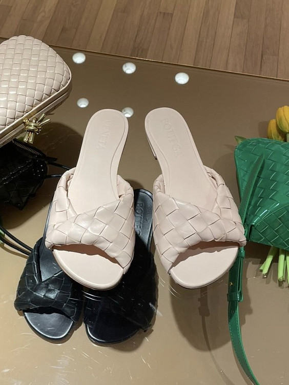 Bottega Veneta Сабо