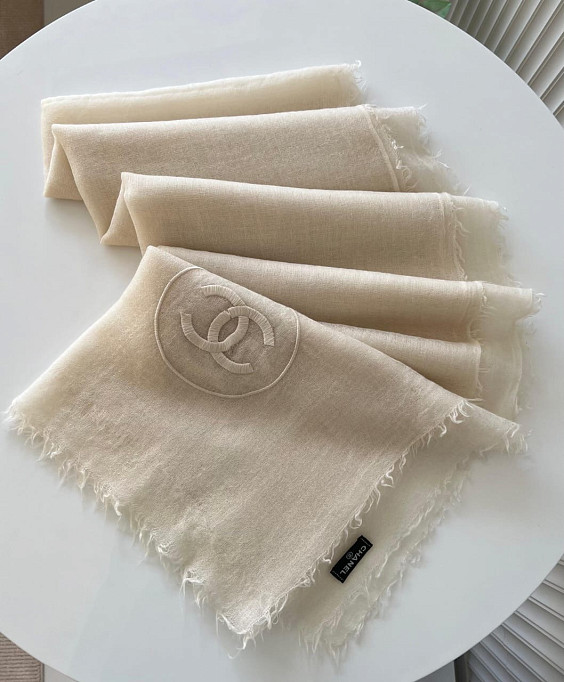 Chanel Шаль