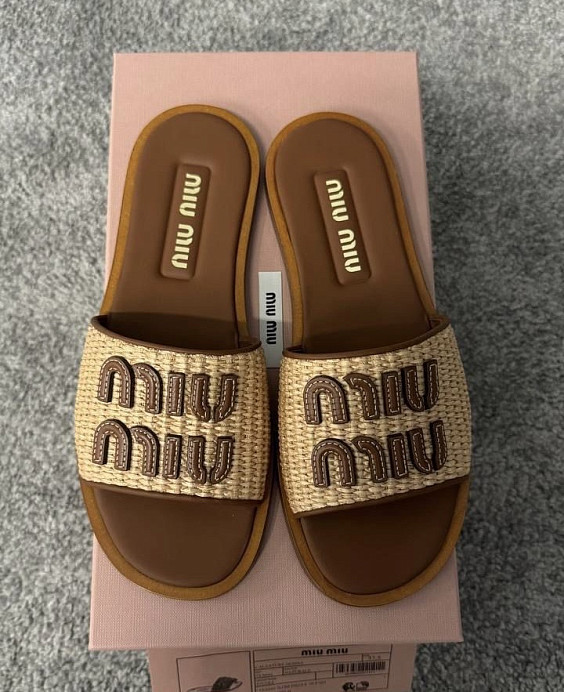 Miu Miu Шлёпки