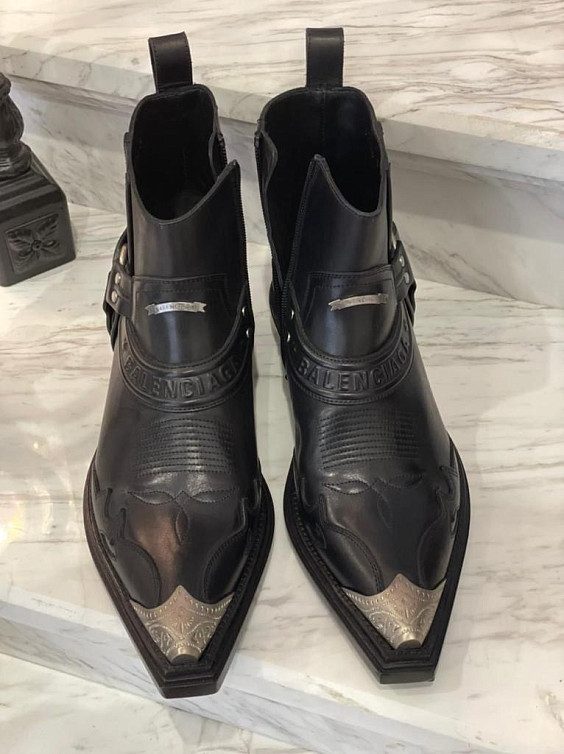 Balenciaga Казаки