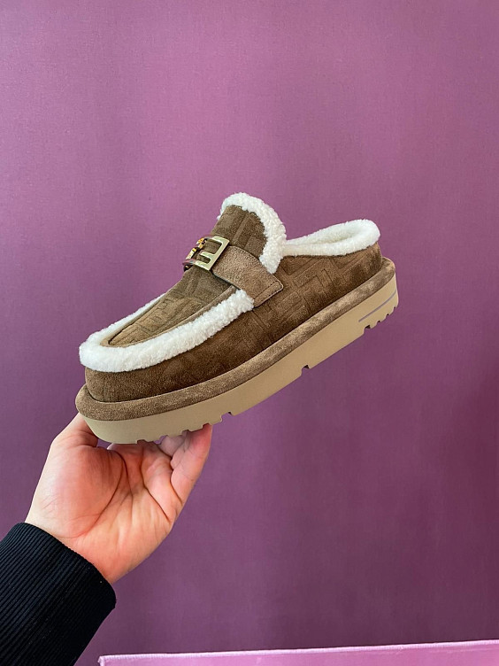 Fendi Сабо