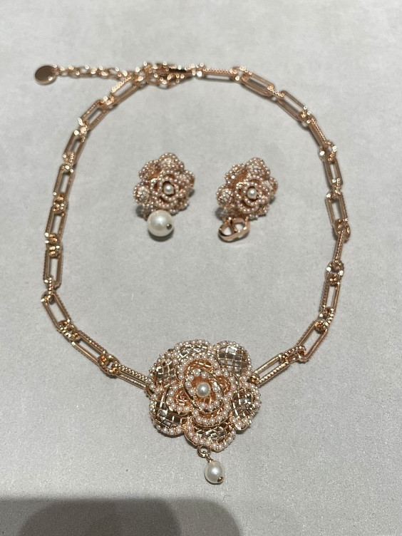 Christian Dior Подвеска