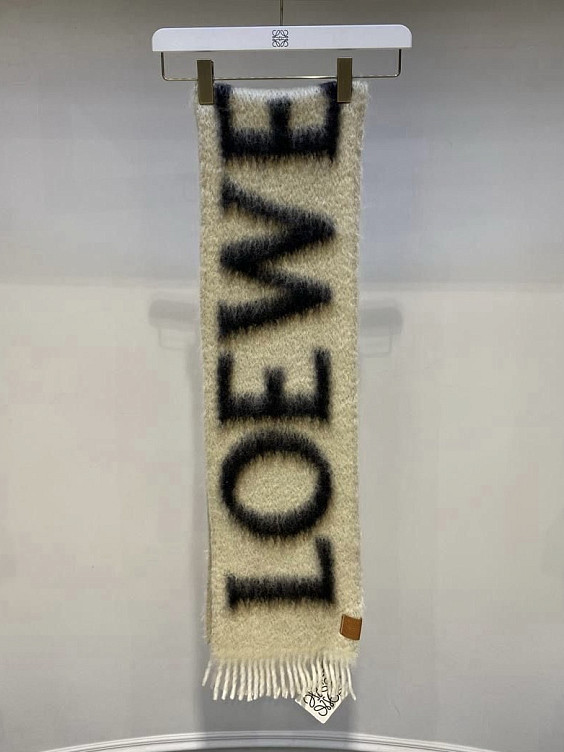 Loewe Шарф