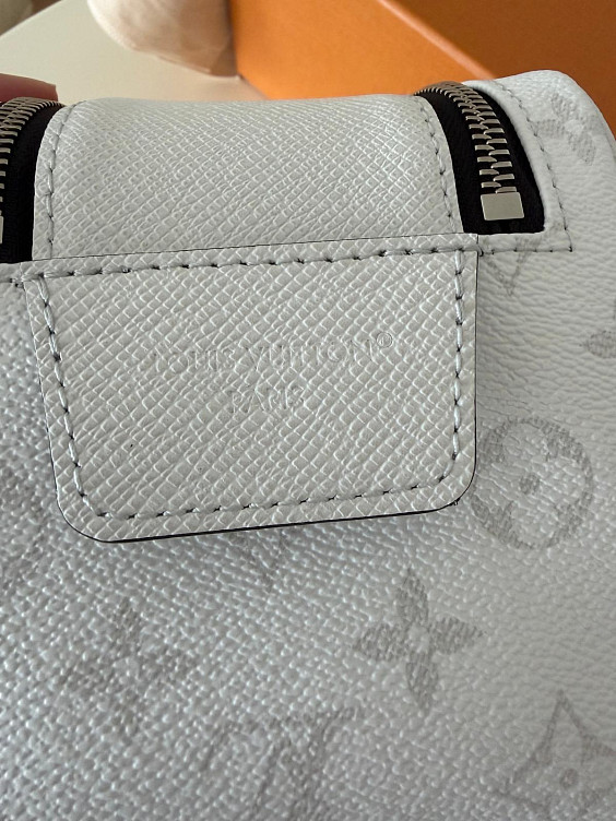 Louis Vuitton Косметичка