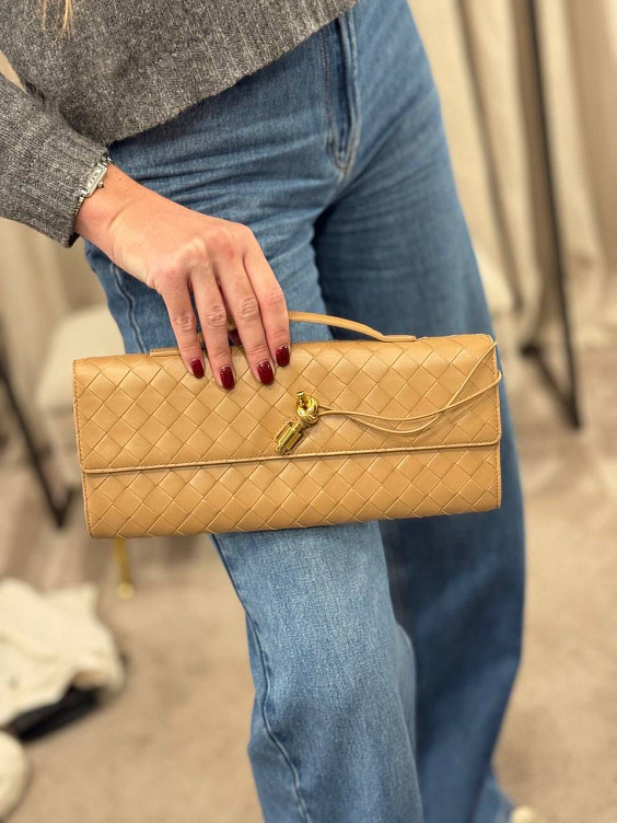 Bottega Veneta Клатч