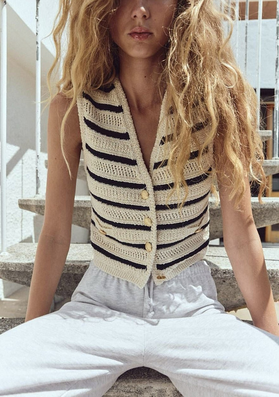 Zara Жилетка