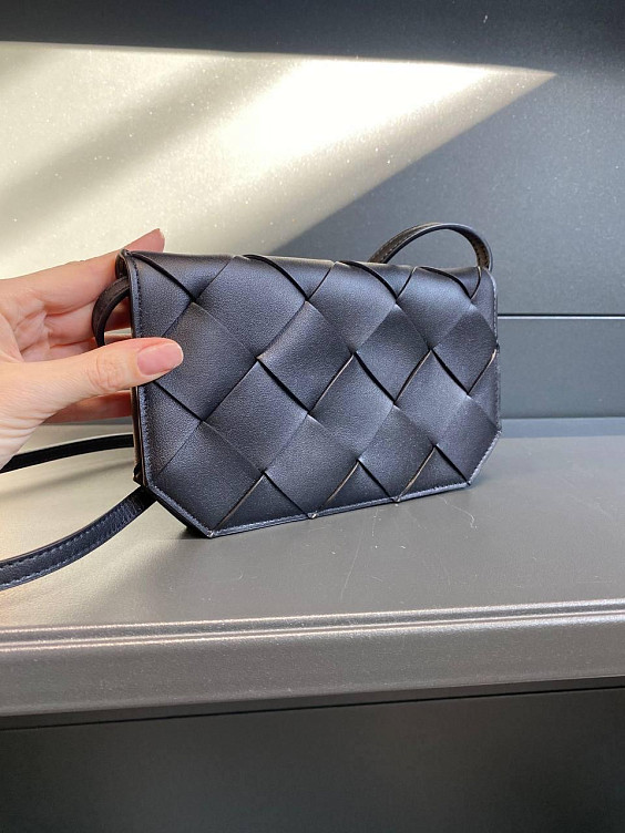 Bottega Veneta Сумочка-чехол