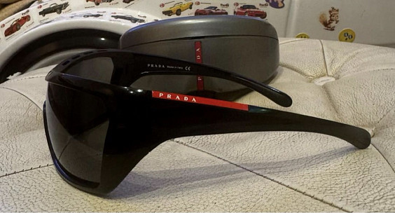 Prada Очки 