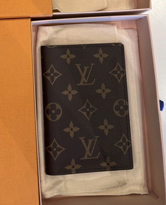 Louis Vuitton Обложка на паспорт