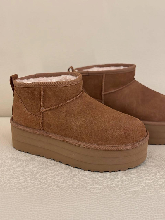 UGG Australia Ботинки